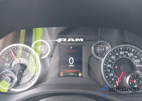 2025 Ram 1500 Tradesman 4X4 5'7 Box z USA, uszkodzony, nr VIN 1C6RRFGG2SN541096